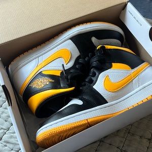 Jordan 1s Mids